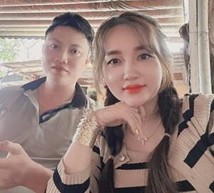 Đeo Bao Gai Địt Vợ Dâm Sướng Lồn Rên Như Đĩ